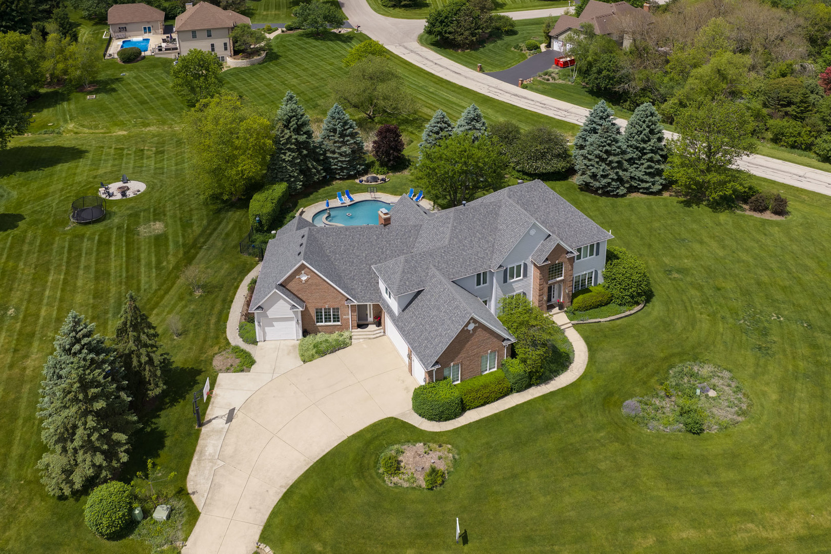 4N918 WEST WOODS Drive, St. Charles, IL 60175