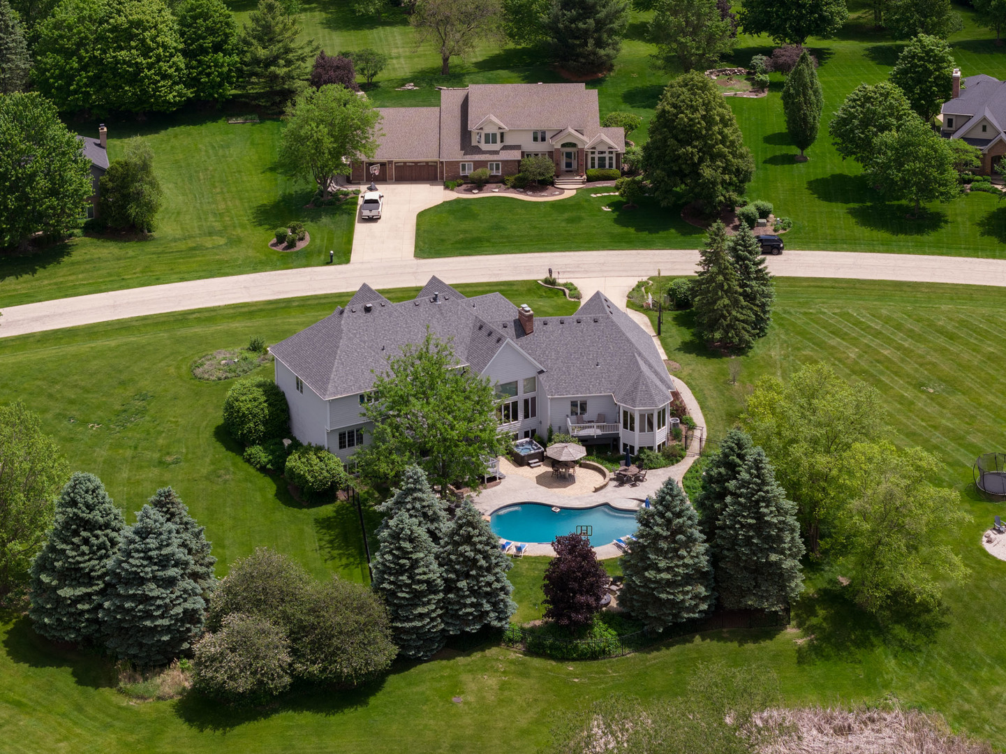 4N918 WEST WOODS Drive, St. Charles, IL 60175