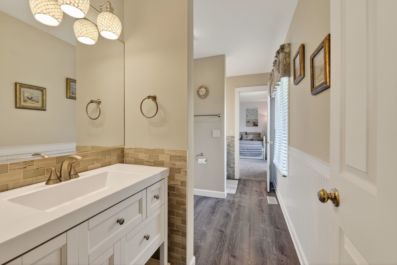 4N918 WEST WOODS Drive, St. Charles, IL 60175