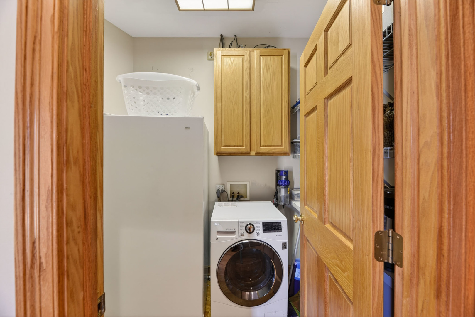 4N918 WEST WOODS Drive, St. Charles, IL 60175