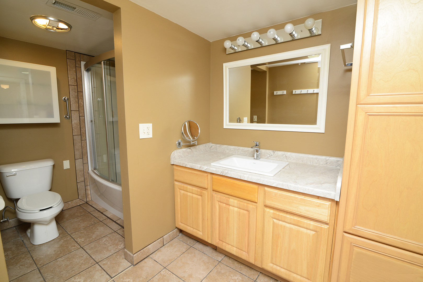 523 Timber Ridge Drive #204, Carol Stream, IL 60188