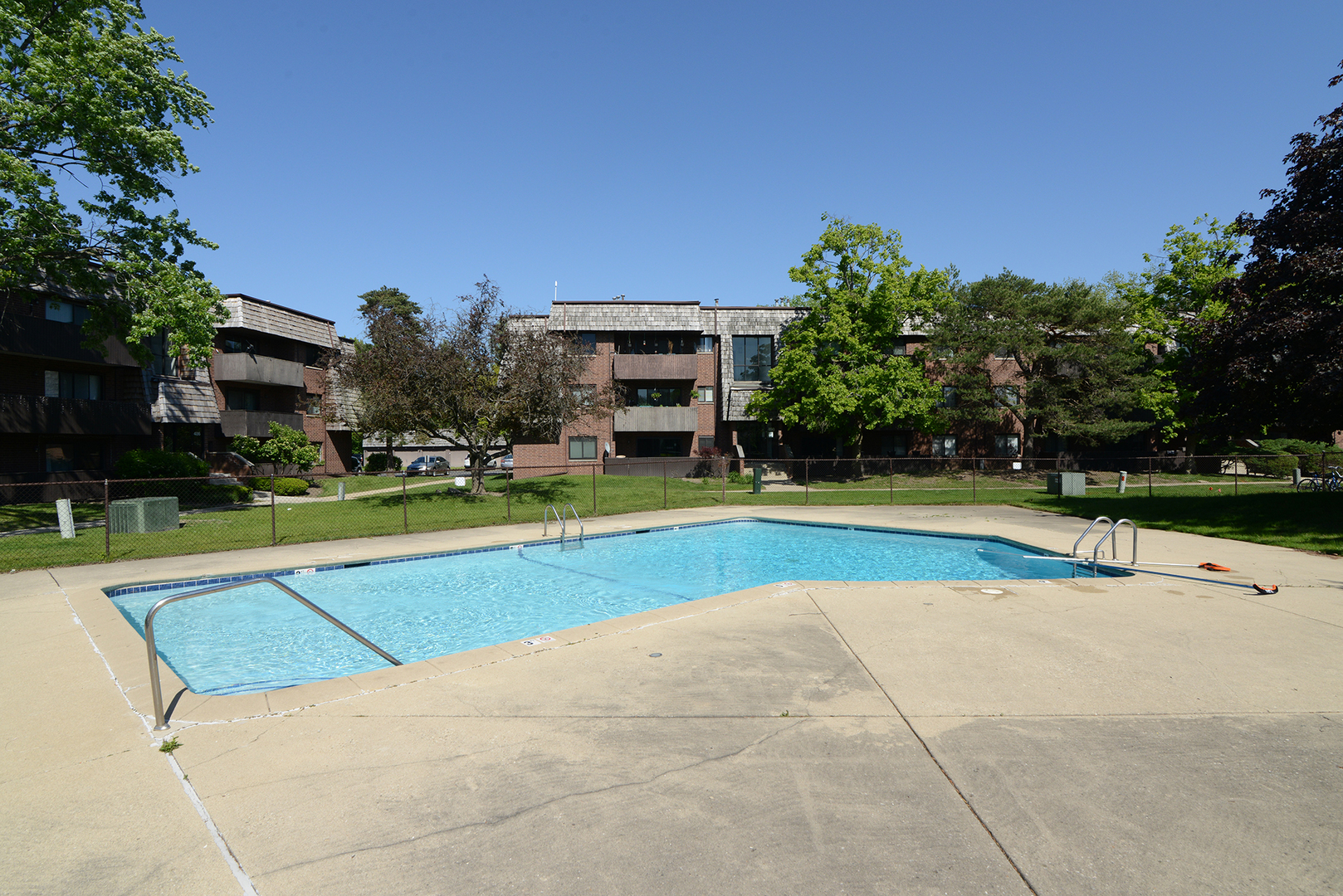523 Timber Ridge Drive #204, Carol Stream, IL 60188