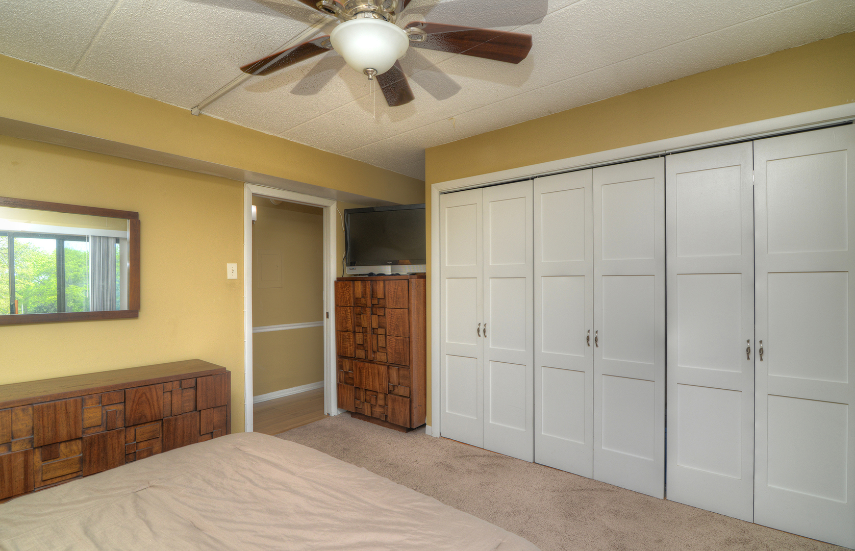 523 Timber Ridge Drive #204, Carol Stream, IL 60188