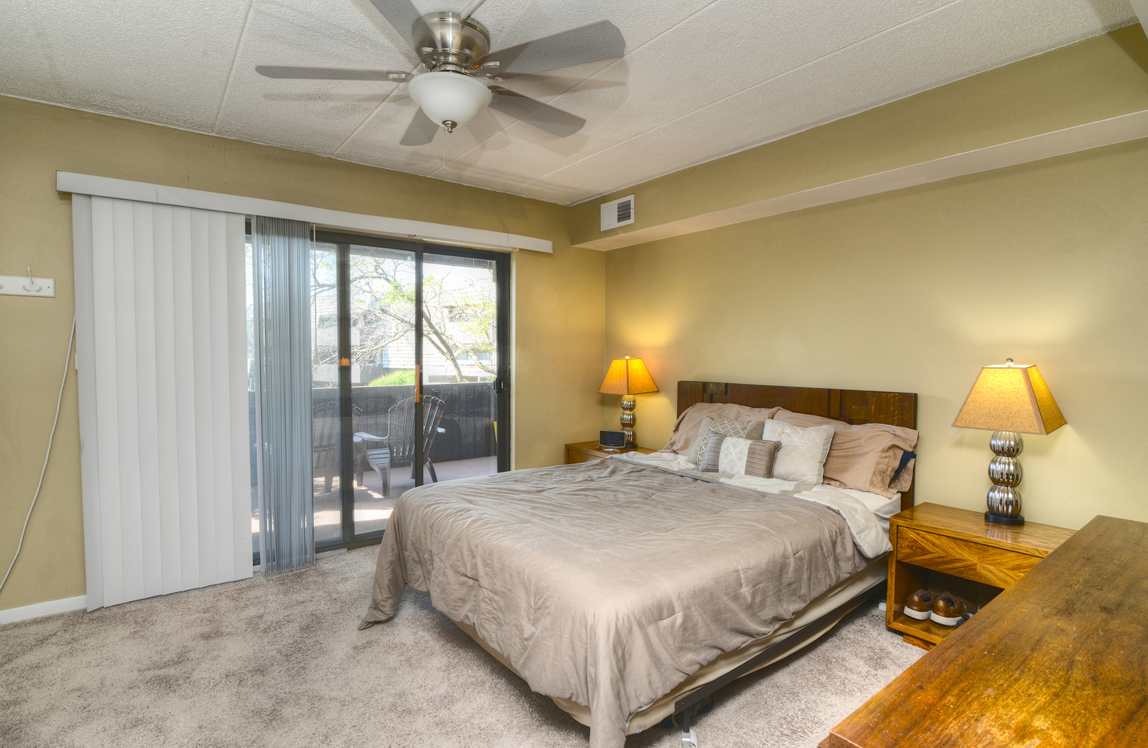 523 Timber Ridge Drive #204, Carol Stream, IL 60188