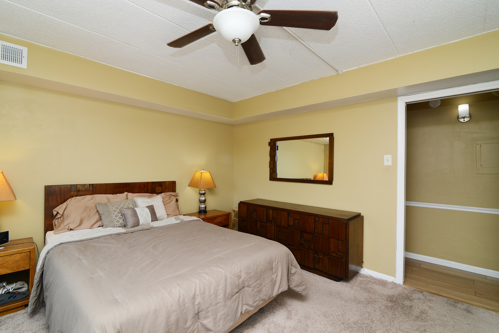 523 Timber Ridge Drive #204, Carol Stream, IL 60188