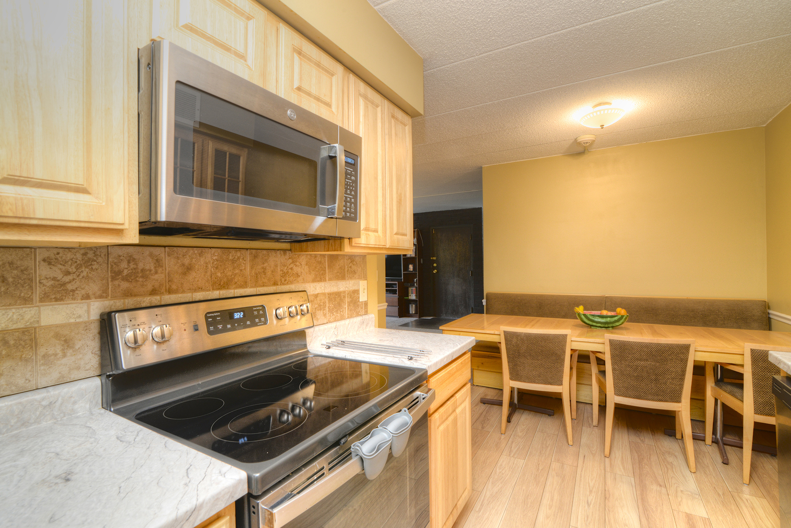 523 Timber Ridge Drive #204, Carol Stream, IL 60188