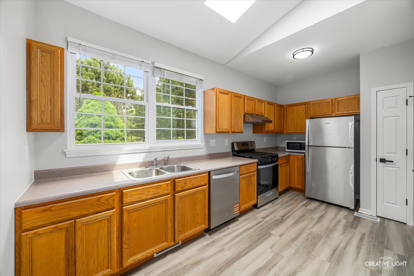 427 Barnaby Drive, Oswego, IL 60543