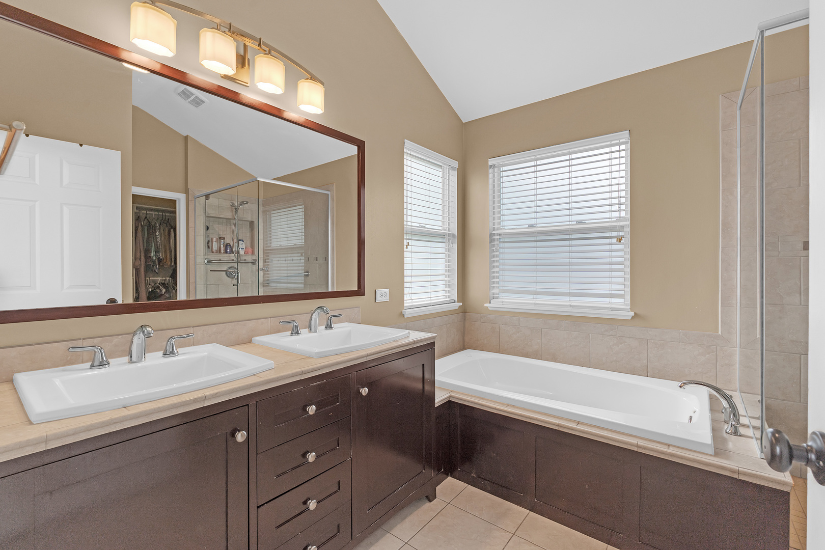 2324 Tracy Lane, Algonquin, IL 60102