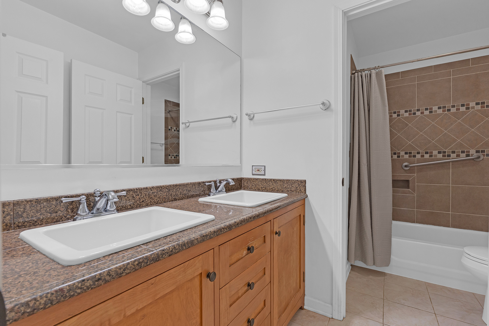 2324 Tracy Lane, Algonquin, IL 60102