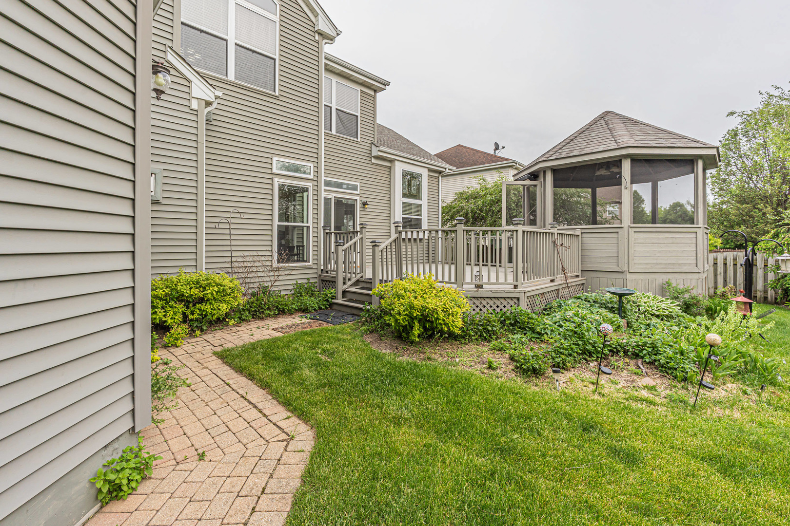 2324 Tracy Lane, Algonquin, IL 60102