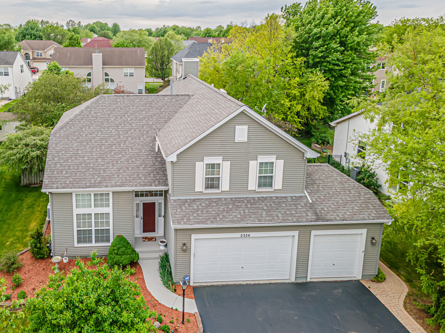 2324 Tracy Lane, Algonquin, IL 60102