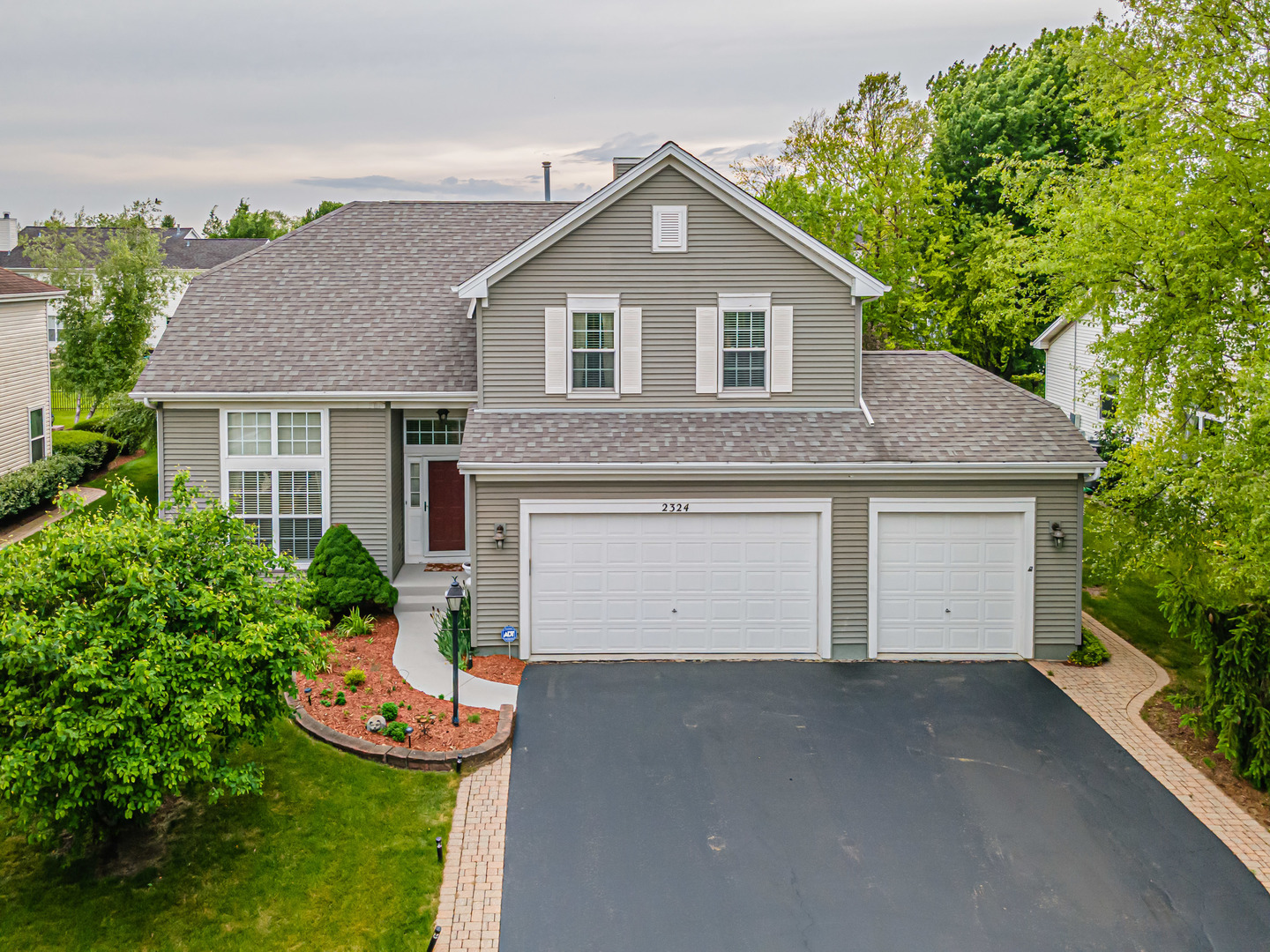 2324 Tracy Lane, Algonquin, IL 60102