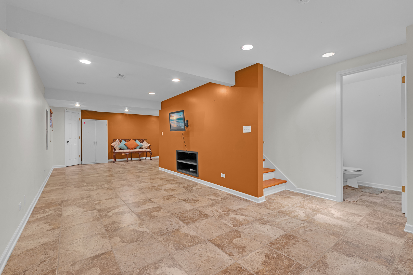 2324 Tracy Lane, Algonquin, IL 60102