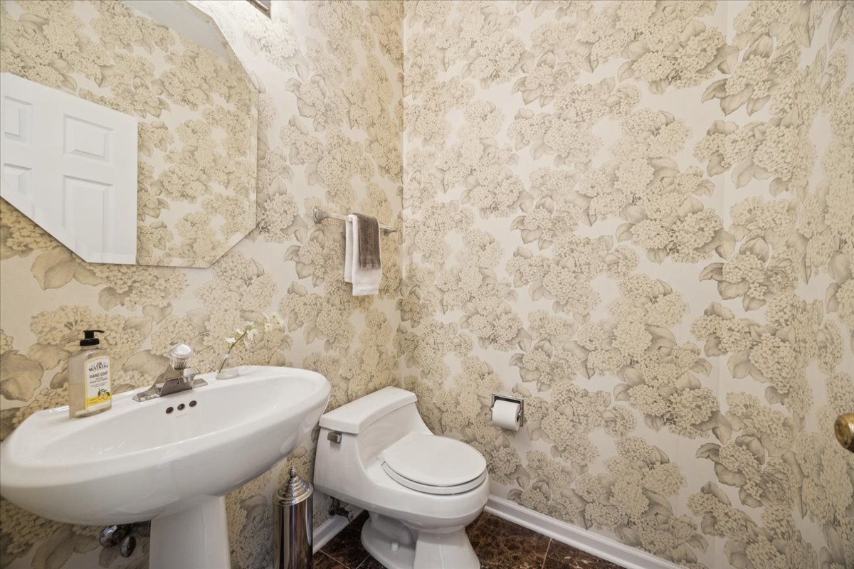 2409 Meadowbrook Lane, Westchester, IL 60154