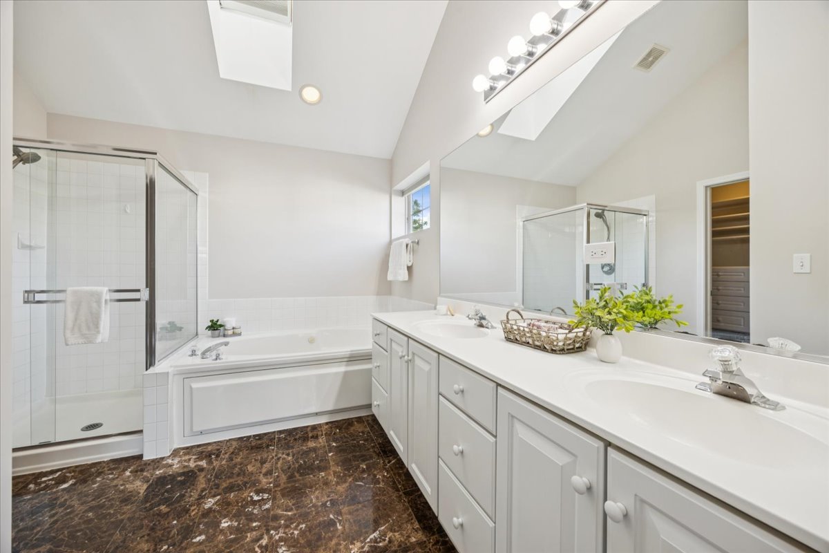 2409 Meadowbrook Lane, Westchester, IL 60154