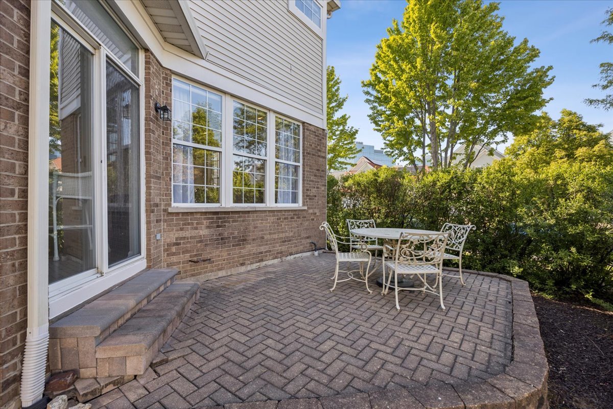 2409 Meadowbrook Lane, Westchester, IL 60154