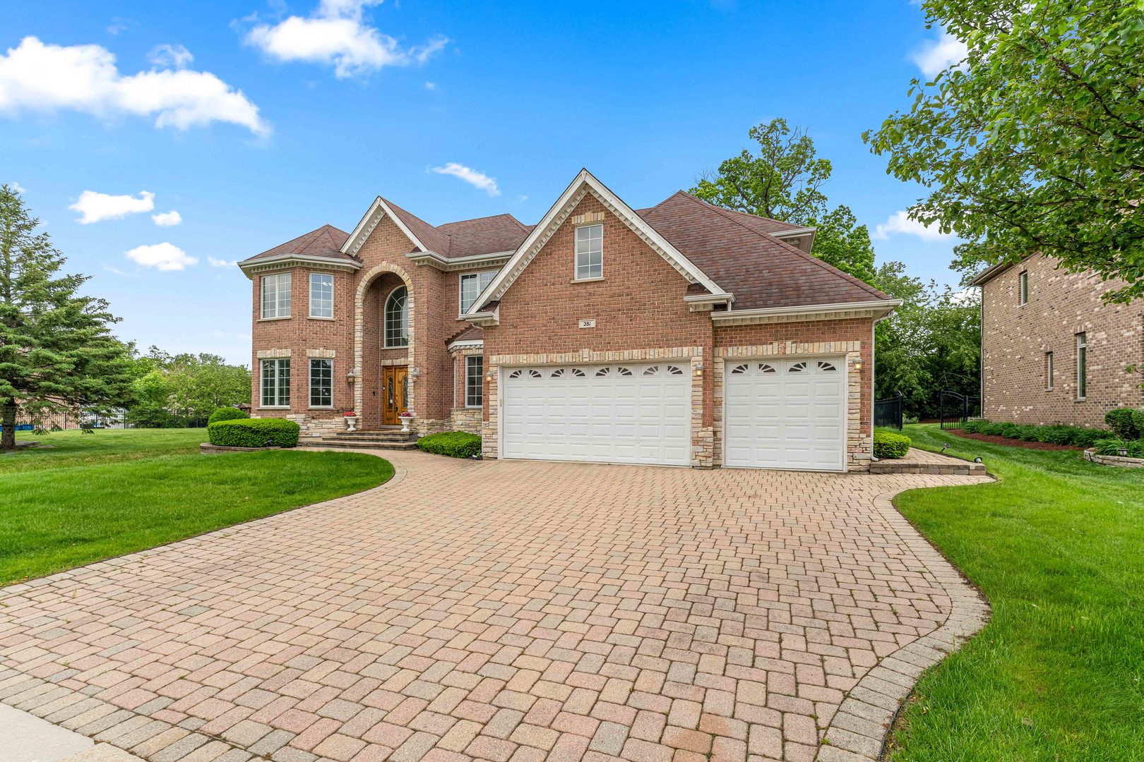 281 N Forest Drive, Addison, IL 60101