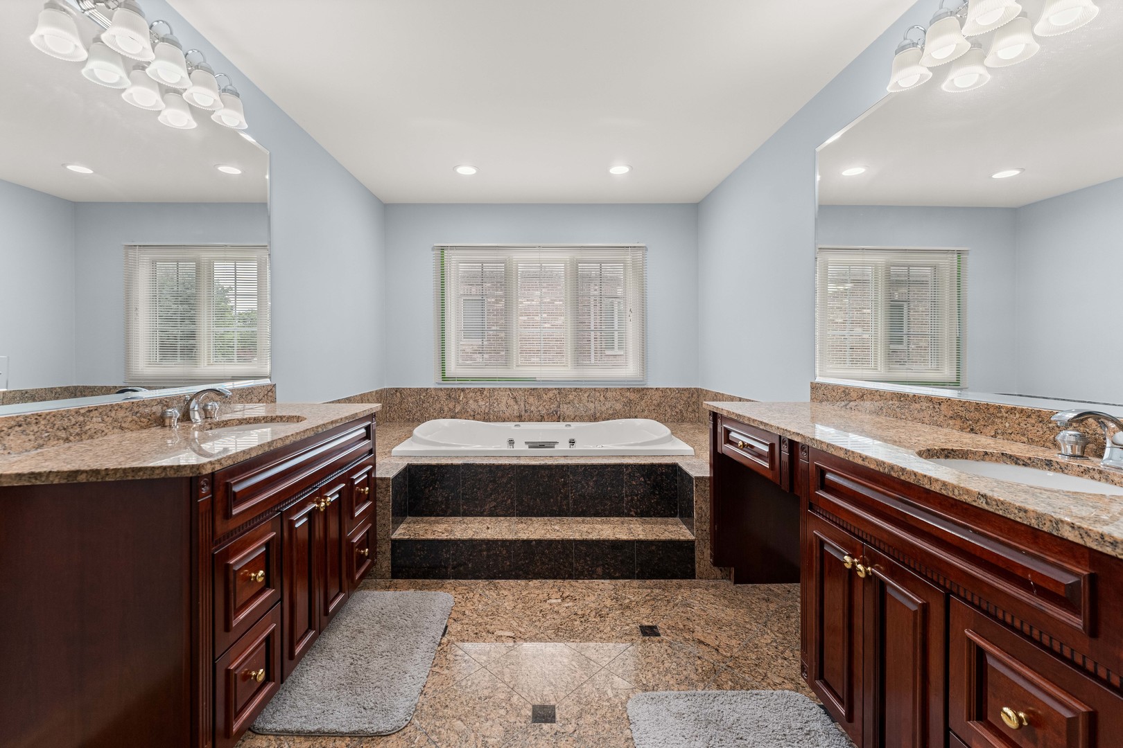 281 N Forest Drive, Addison, IL 60101