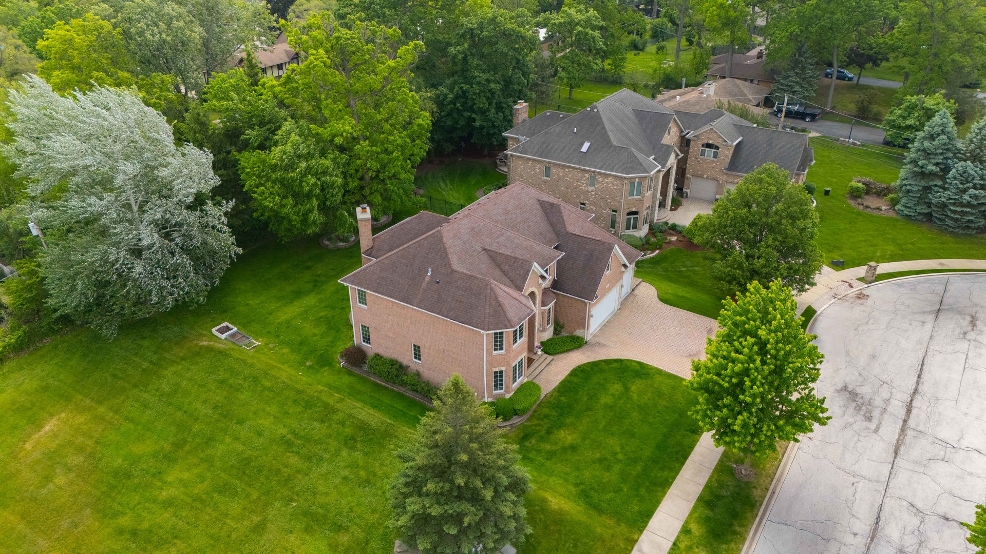 281 N Forest Drive, Addison, IL 60101