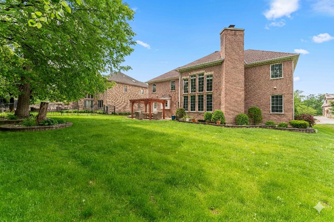 281 N Forest Drive, Addison, IL 60101