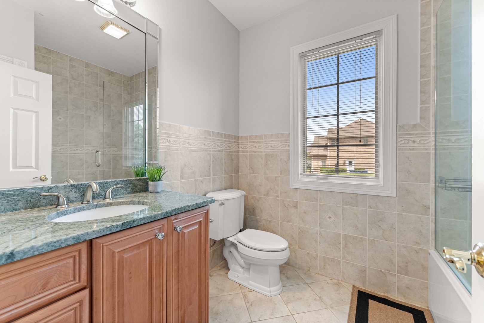 281 N Forest Drive, Addison, IL 60101
