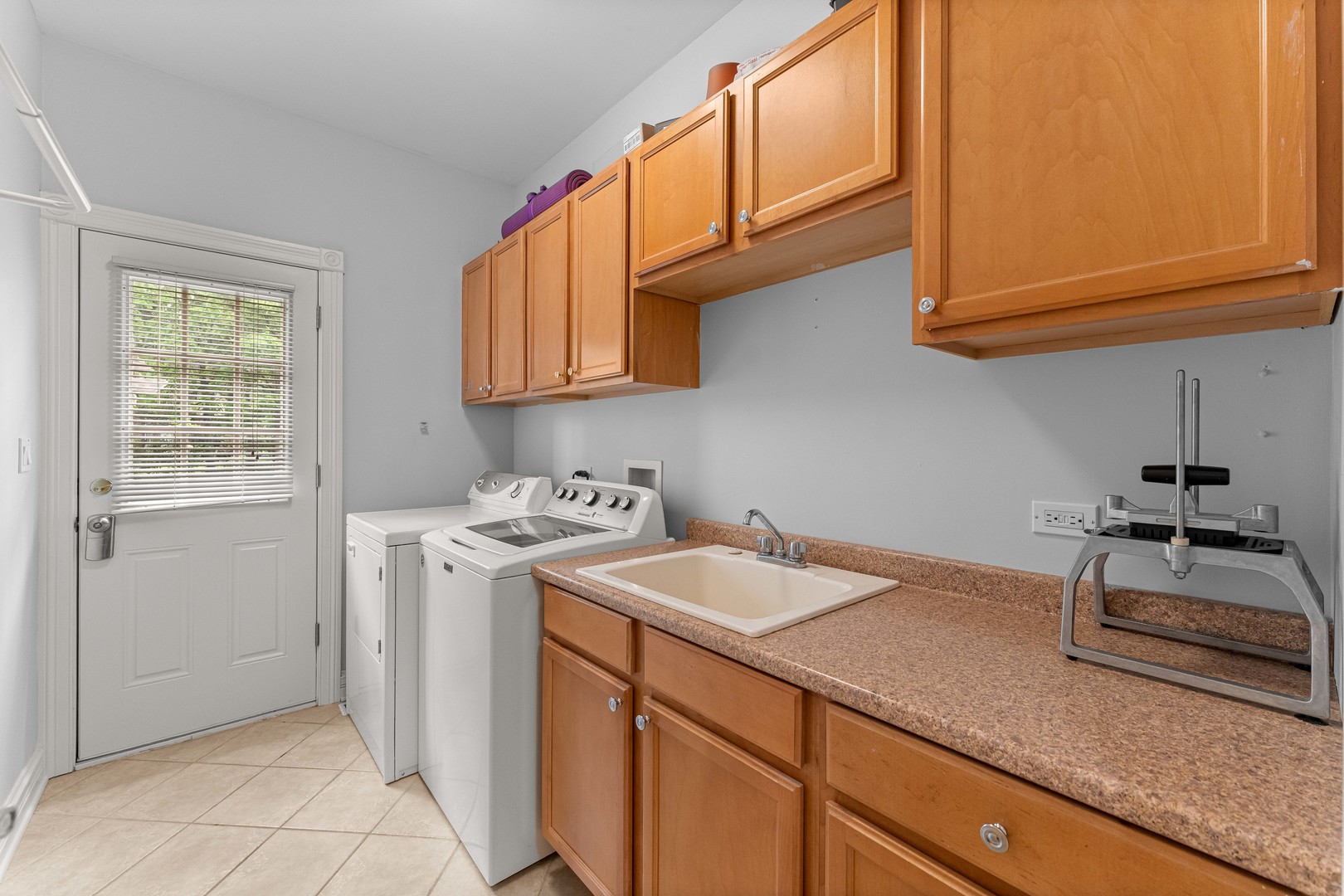 281 N Forest Drive, Addison, IL 60101