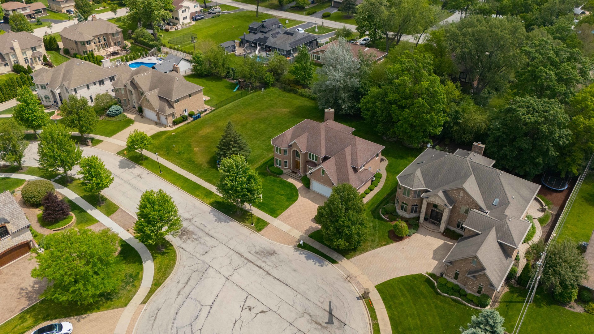 281 N Forest Drive, Addison, IL 60101