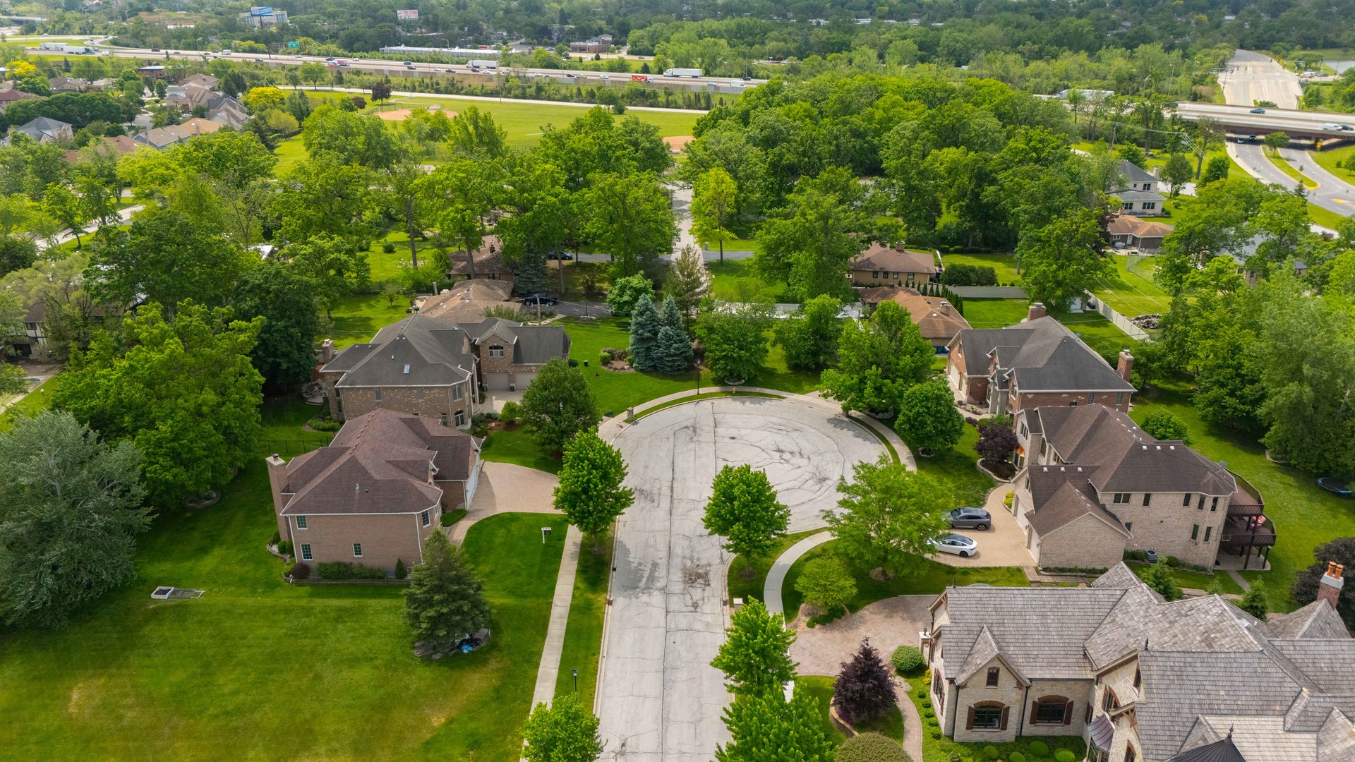 281 N Forest Drive, Addison, IL 60101
