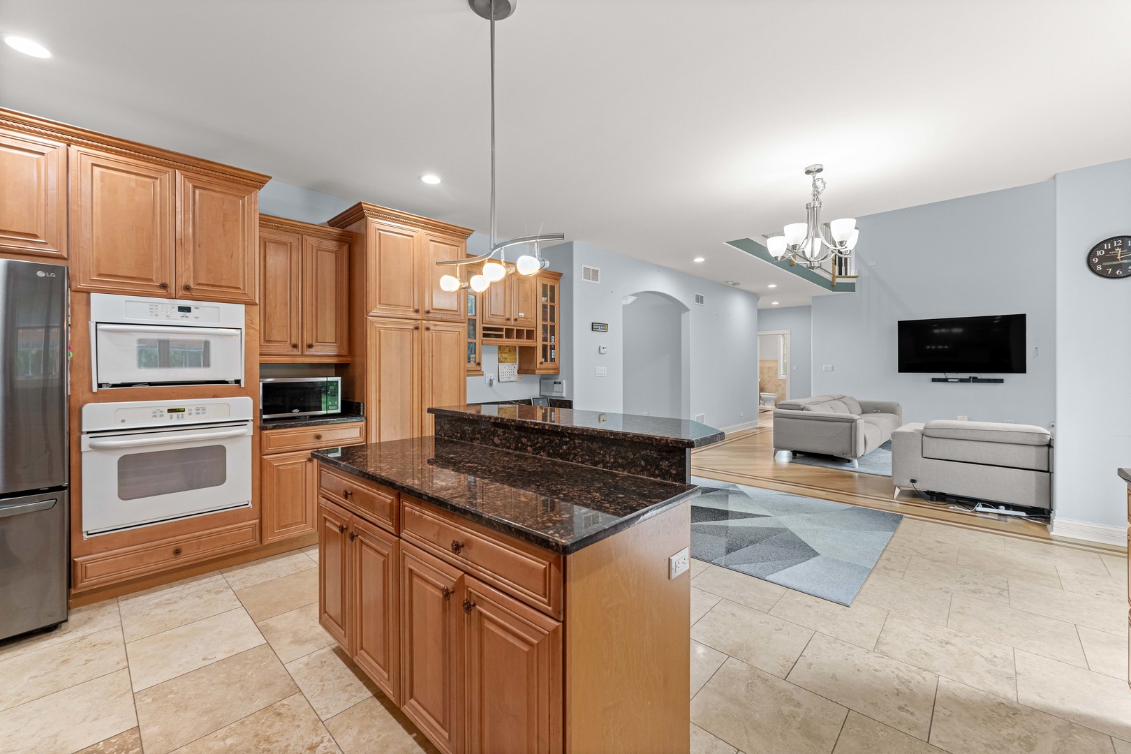 281 N Forest Drive, Addison, IL 60101
