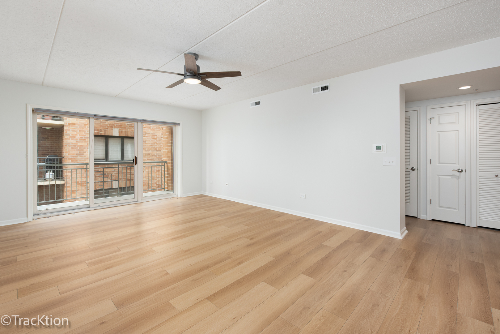 1 S Lincoln Avenue #208, Lombard, IL 60148