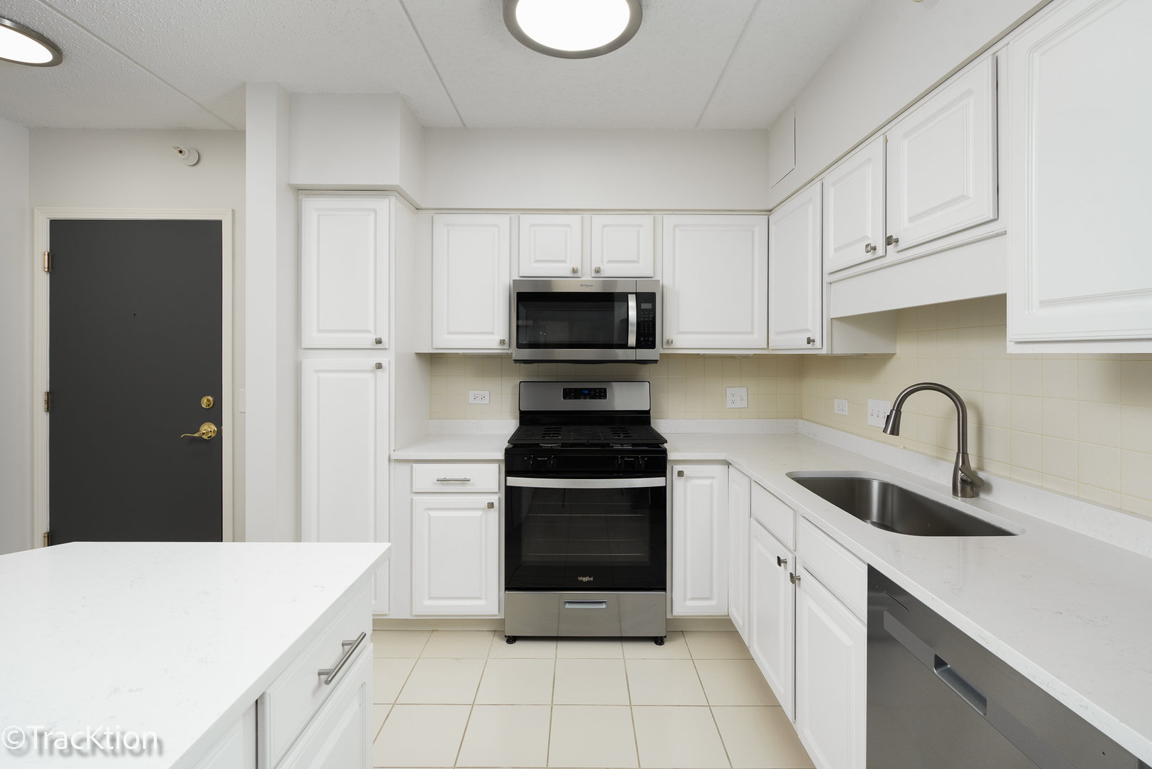 1 S Lincoln Avenue #208, Lombard, IL 60148
