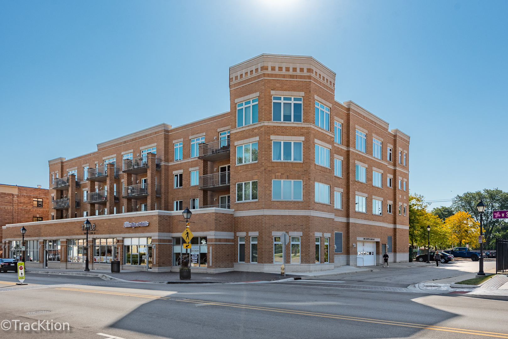 1 S Lincoln Avenue #208, Lombard, IL 60148