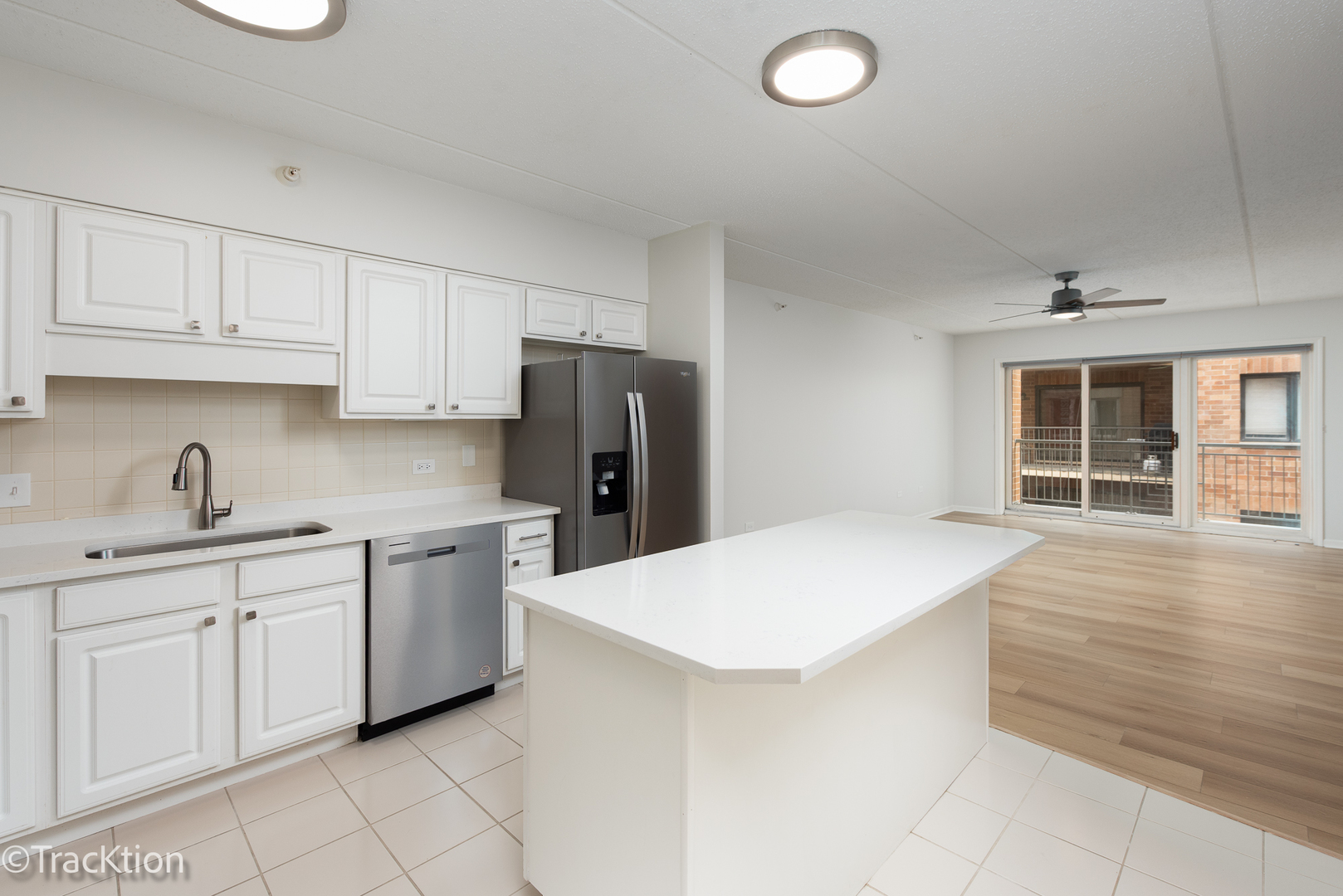 1 S Lincoln Avenue #208, Lombard, IL 60148