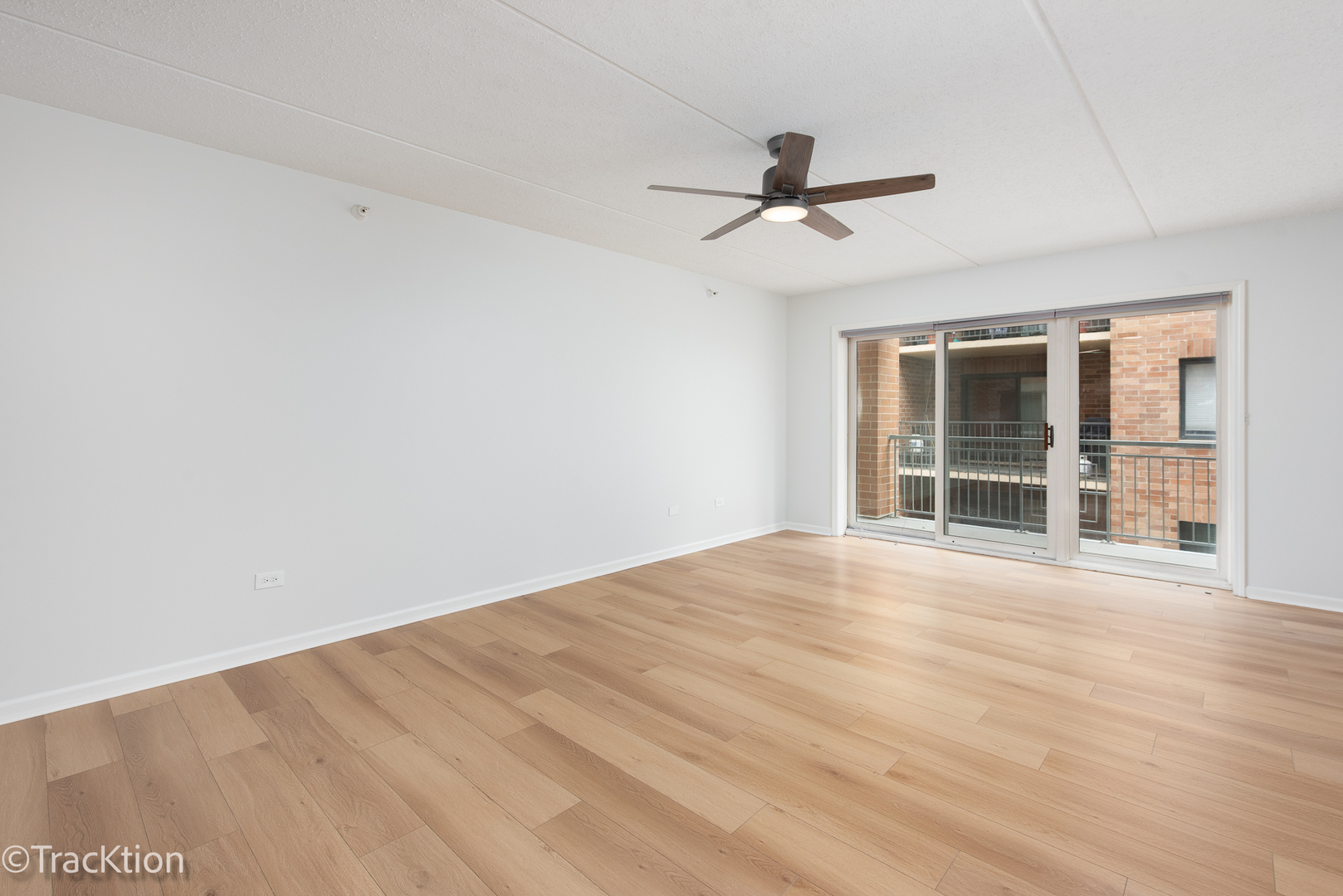 1 S Lincoln Avenue #208, Lombard, IL 60148