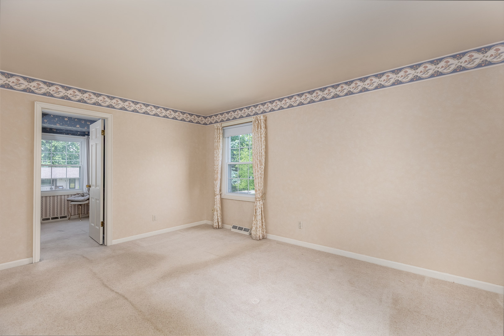 11 Oaklane Drive, Ottawa, IL 61350
