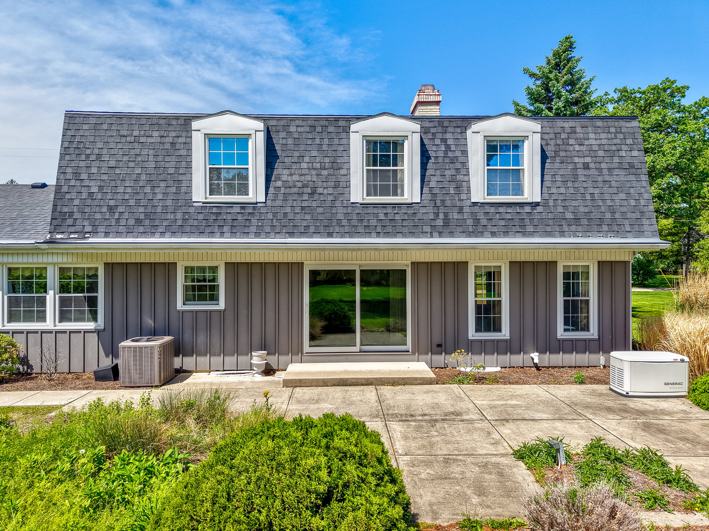 11 Oaklane Drive, Ottawa, IL 61350