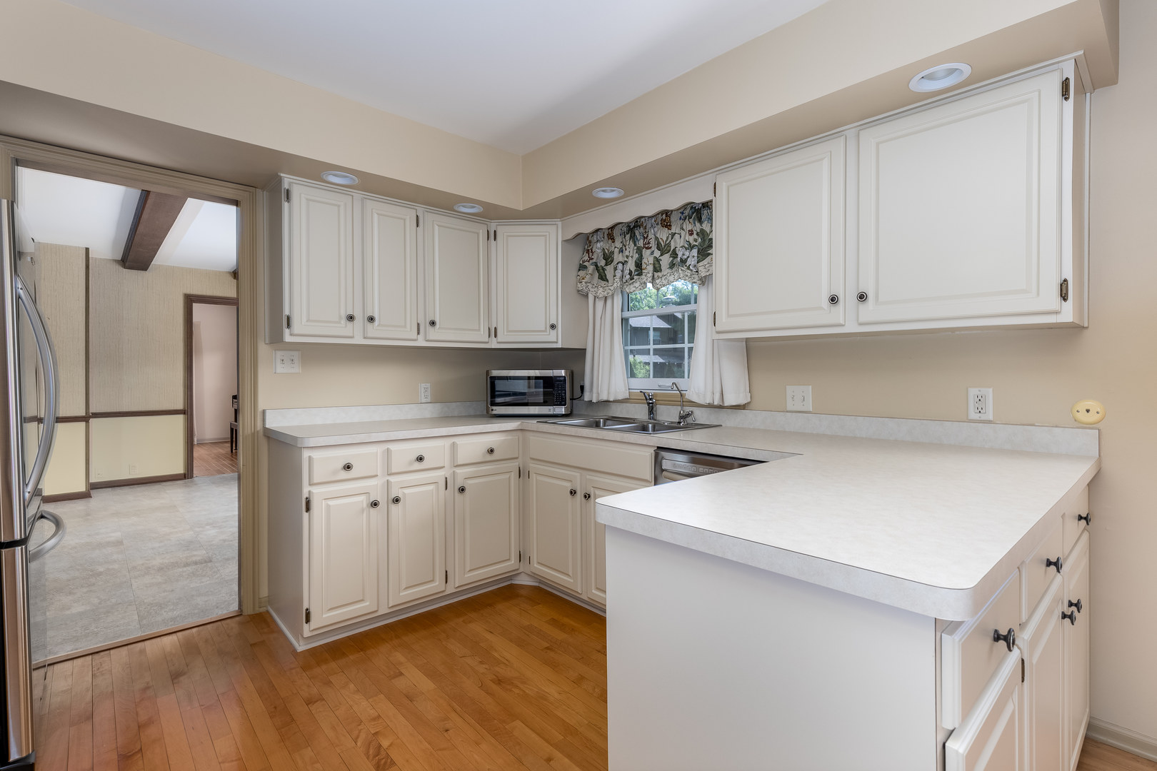 11 Oaklane Drive, Ottawa, IL 61350