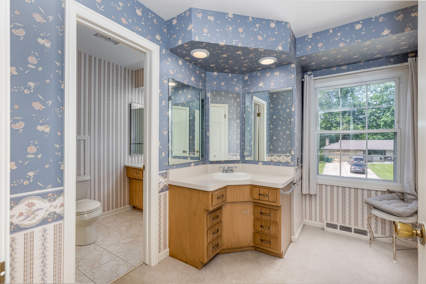 11 Oaklane Drive, Ottawa, IL 61350