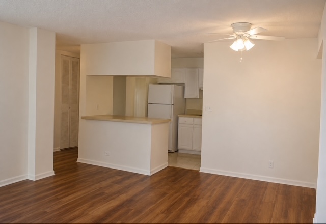 2222 S Stewart Avenue #1H, Lombard, IL 60148