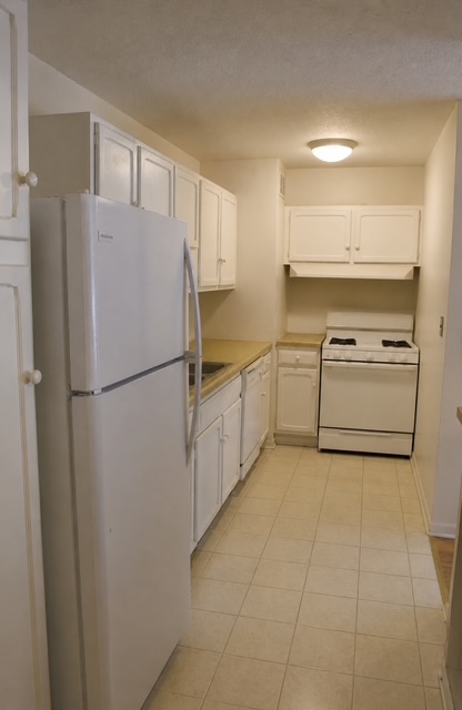 2222 S Stewart Avenue #1H, Lombard, IL 60148