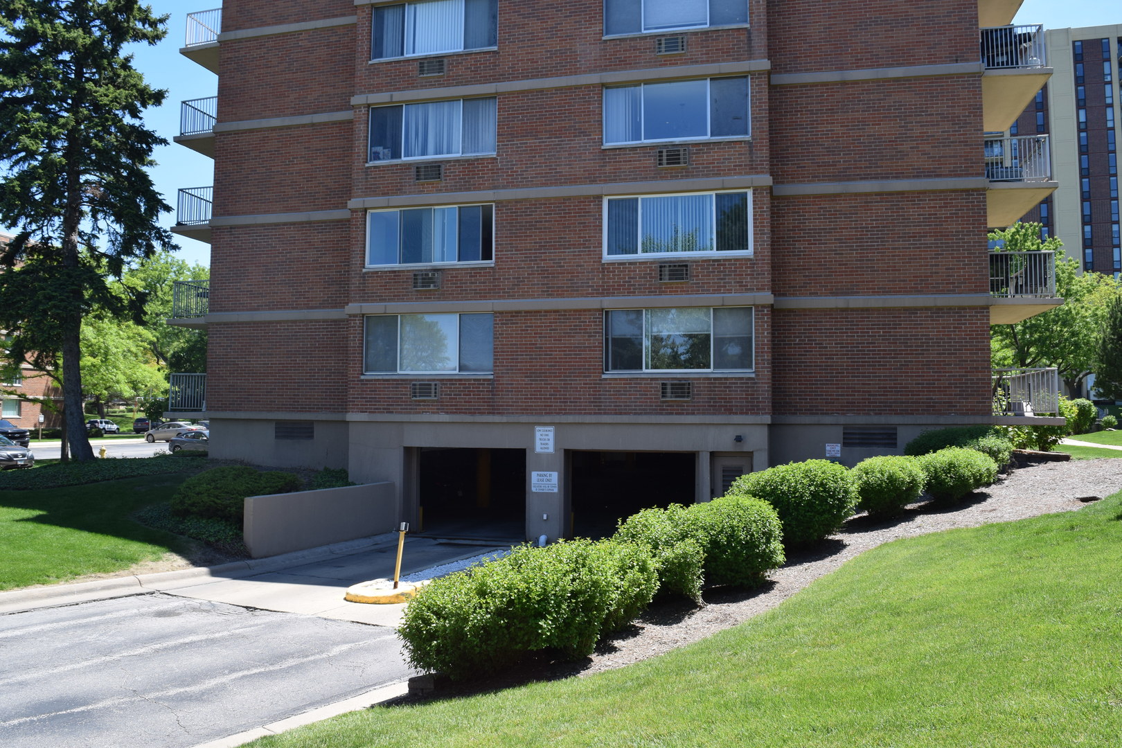 2222 S Stewart Avenue #1H, Lombard, IL 60148