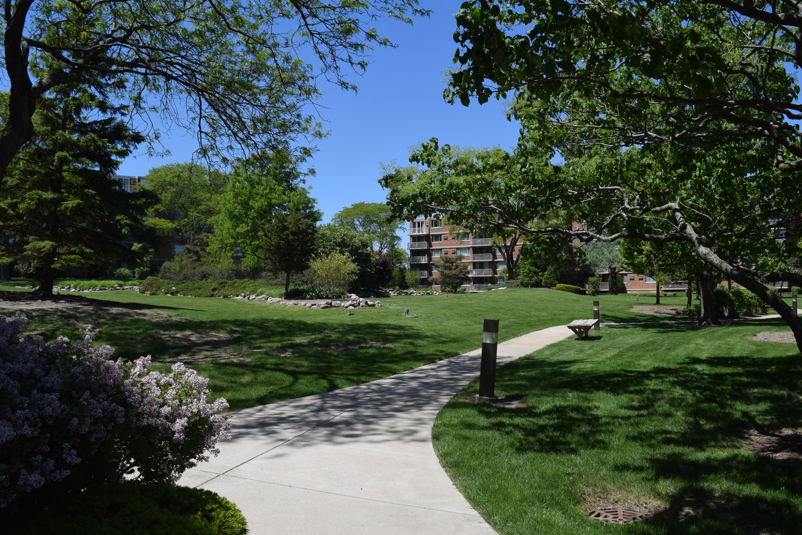 2222 S Stewart Avenue #1H, Lombard, IL 60148