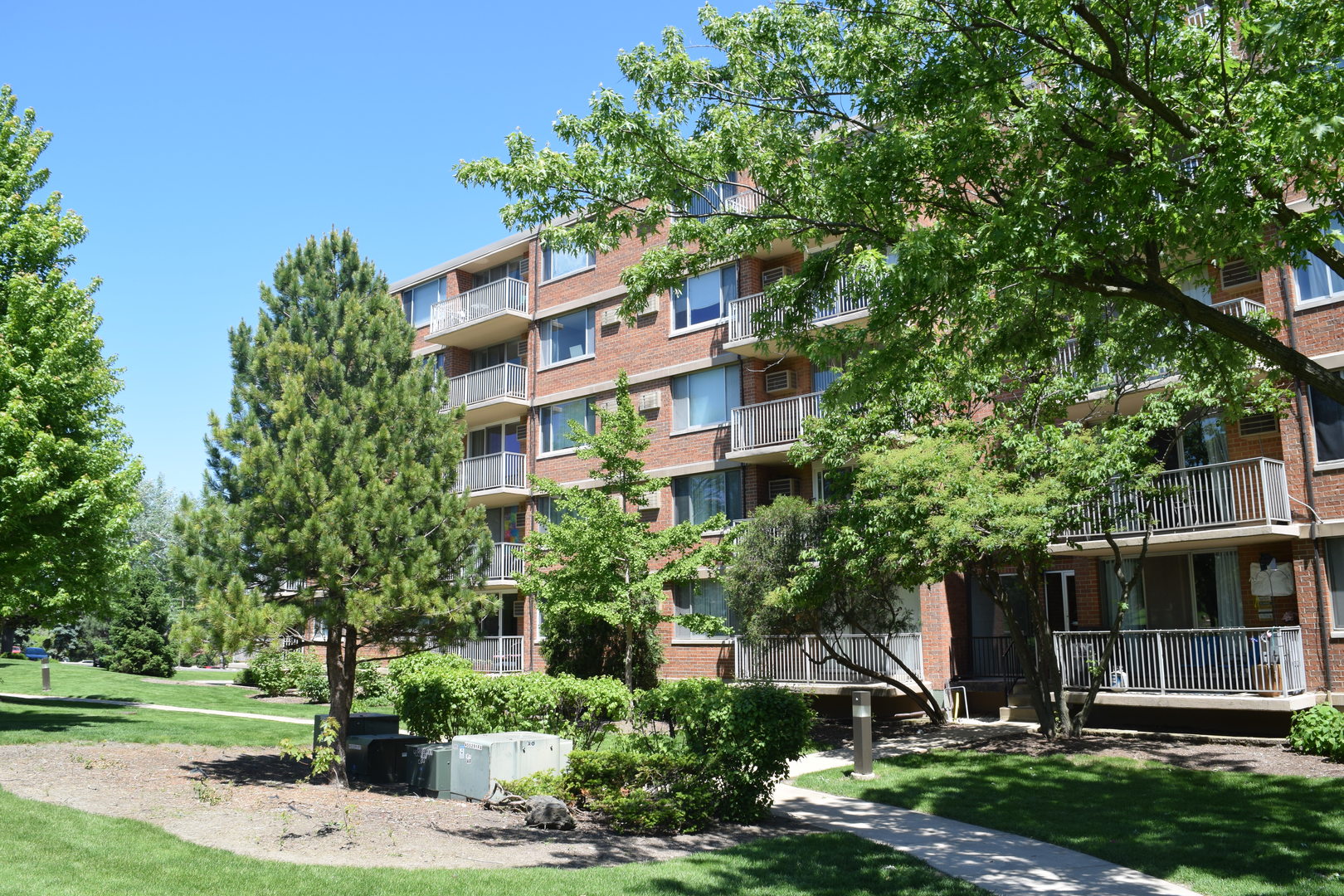 2222 S Stewart Avenue #1H, Lombard, IL 60148