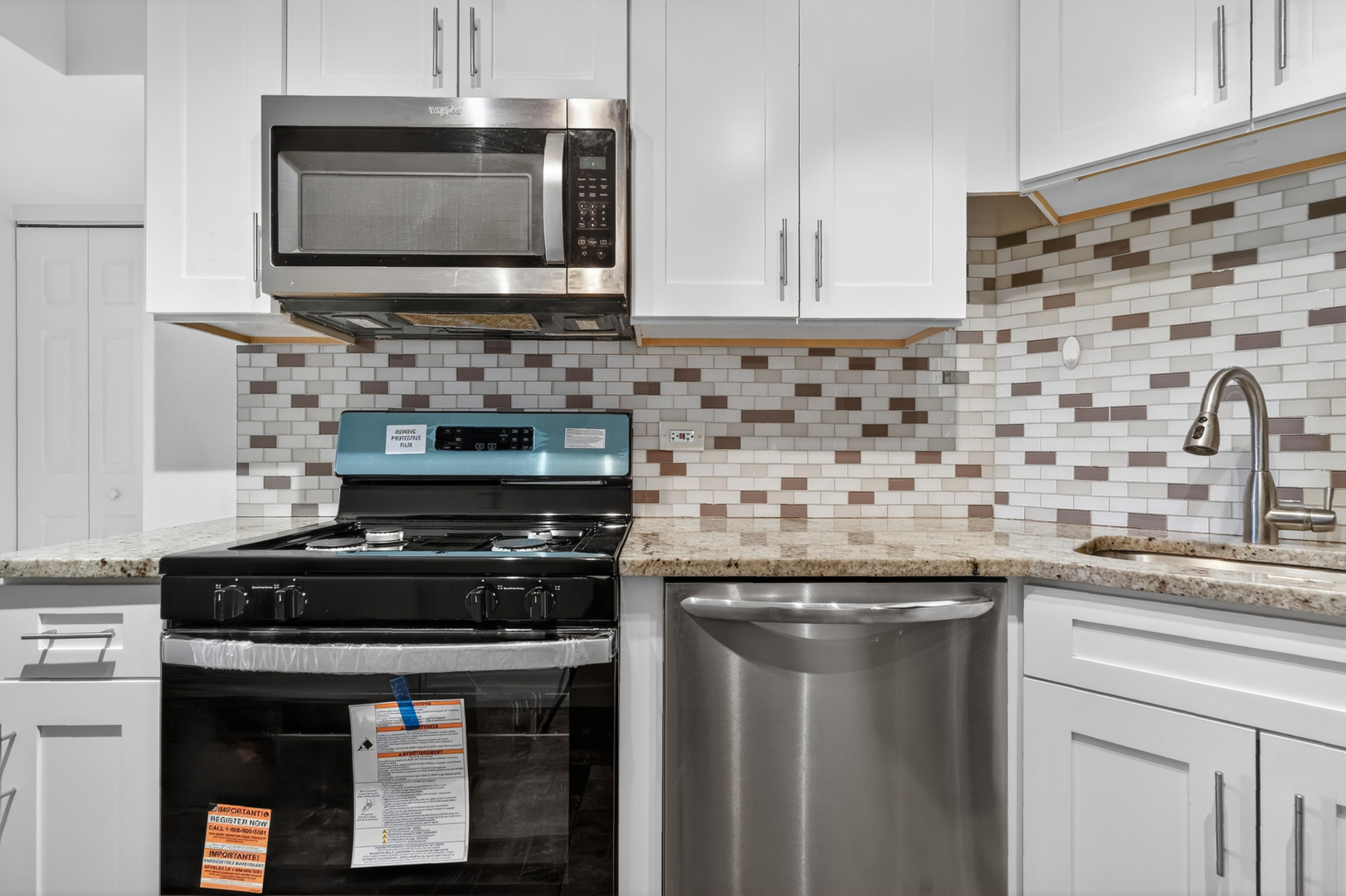 684 QUINCY BRIDGE Lane #202, Glenview, IL 60025
