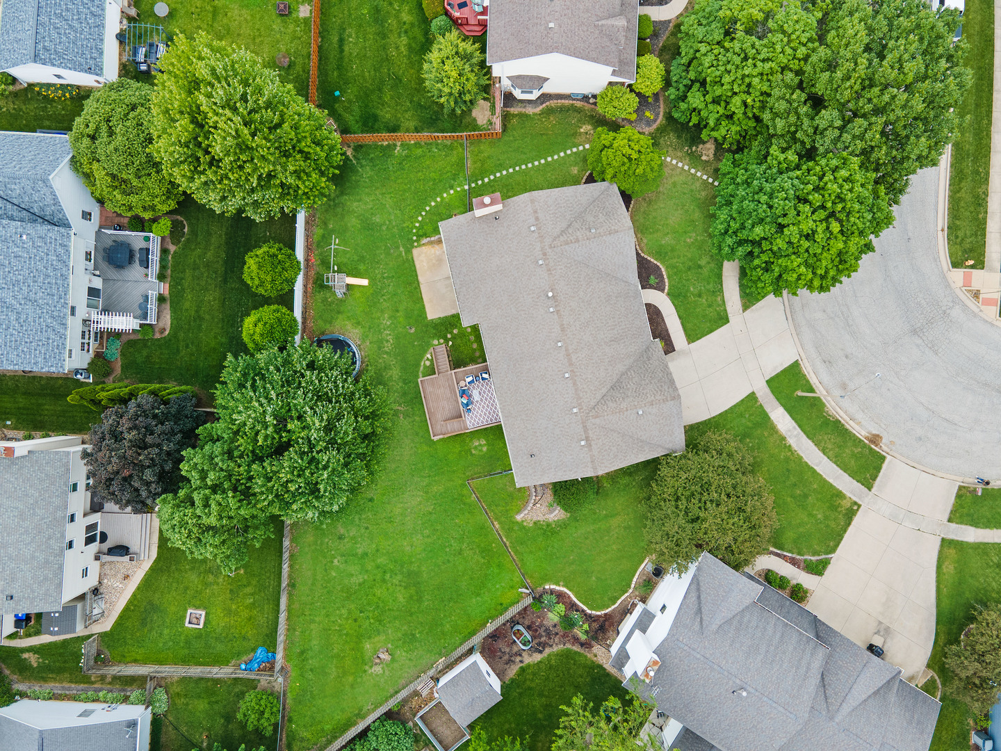 1202 Kenneth Drive, Bloomington, IL 61704