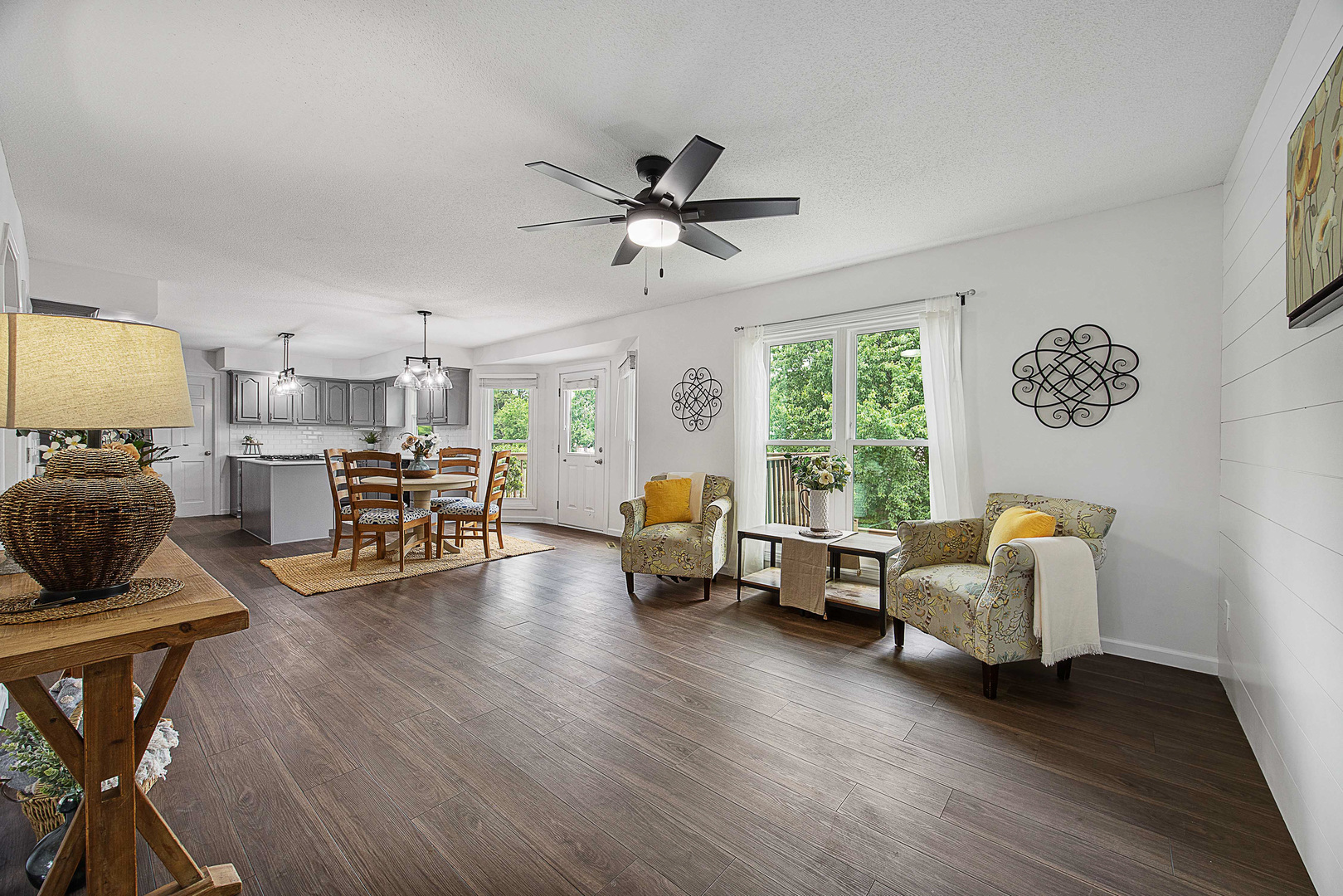 1202 Kenneth Drive, Bloomington, IL 61704