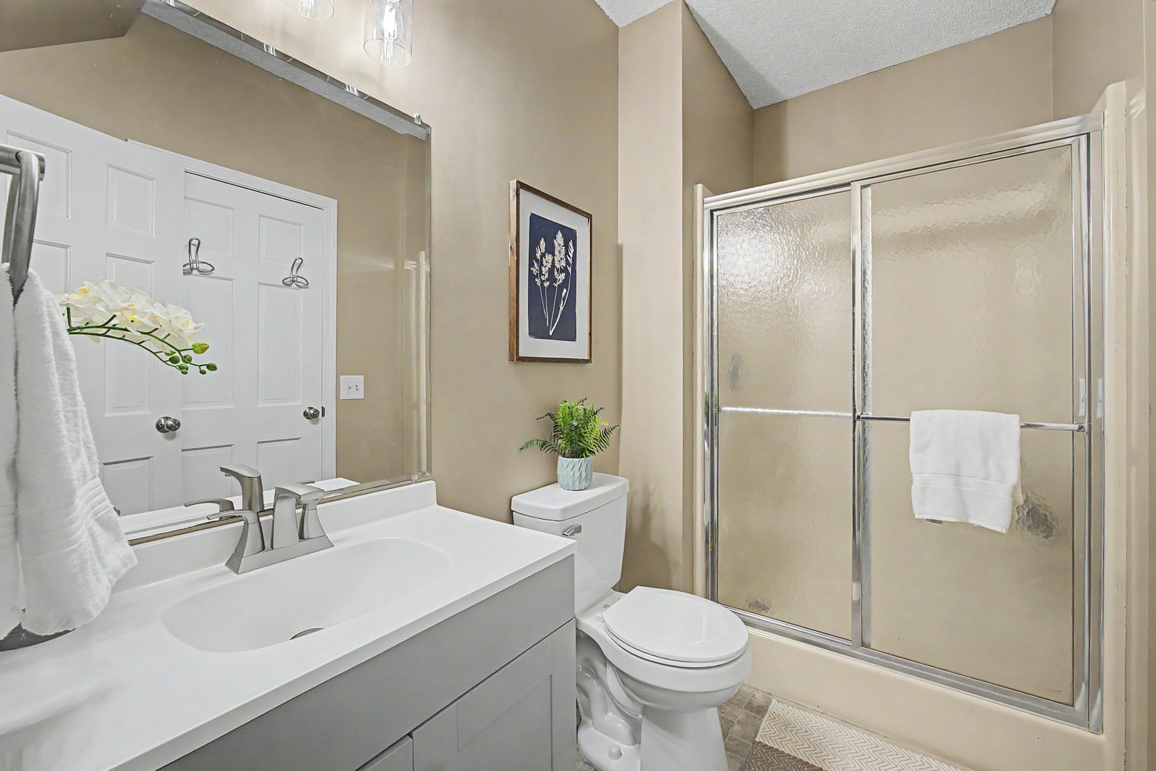 1202 Kenneth Drive, Bloomington, IL 61704