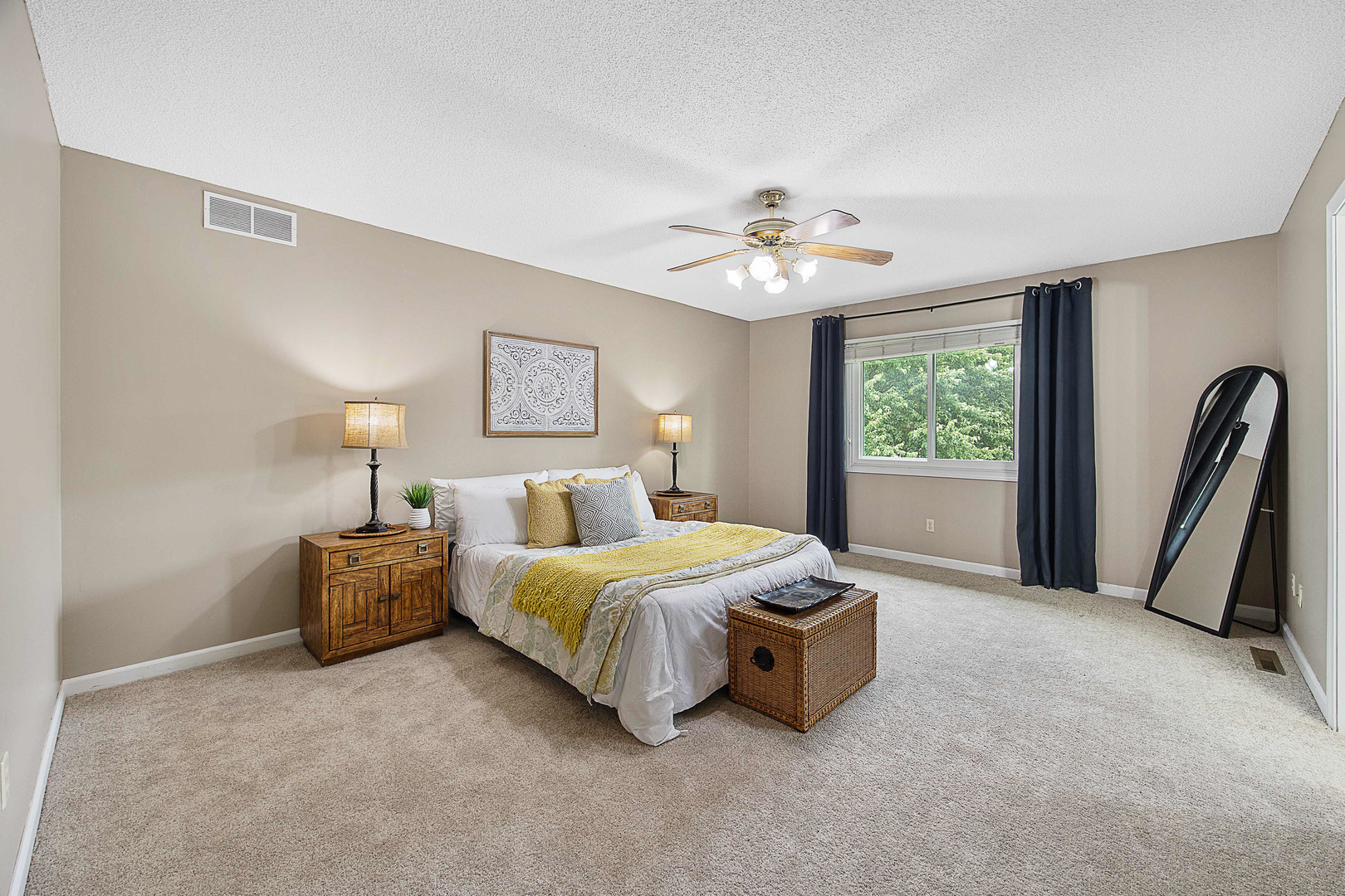 1202 Kenneth Drive, Bloomington, IL 61704