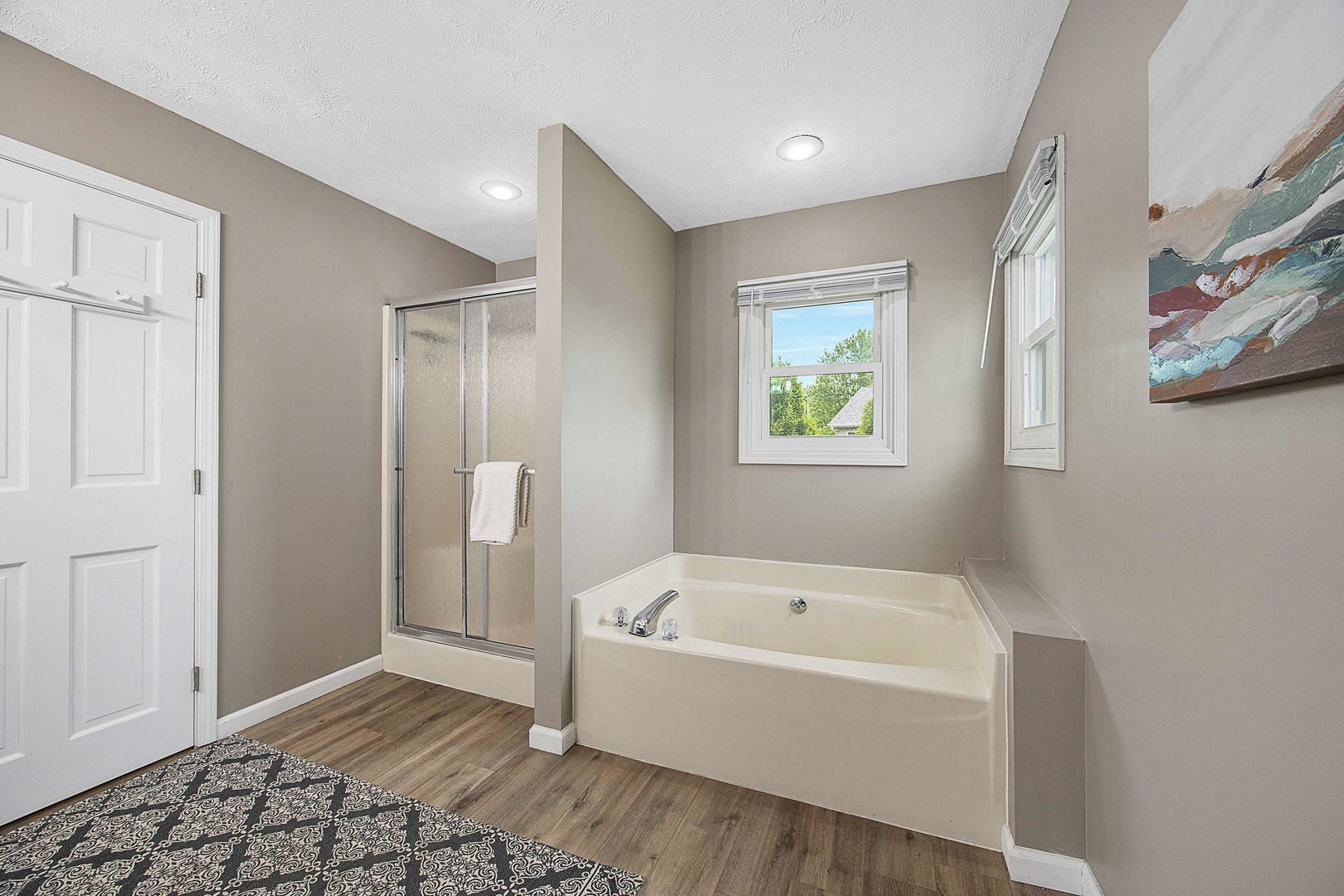 1202 Kenneth Drive, Bloomington, IL 61704