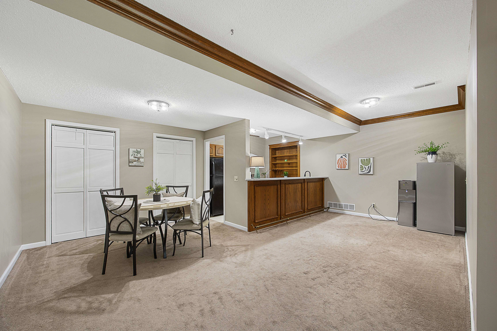 1202 Kenneth Drive, Bloomington, IL 61704